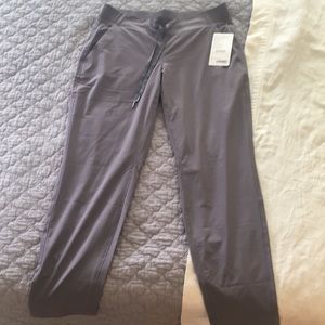 Athlete mid town ankle pant